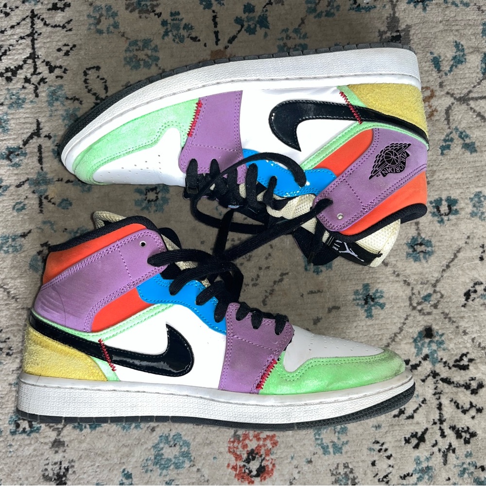 Mid Air Jordan 1